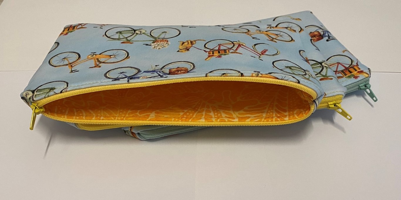 Dogs and bikes zipper pouches (25 May 2020)